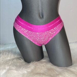 Victoria’s Secret Pink Logo Thong Elastic Underwear Panty. NWT